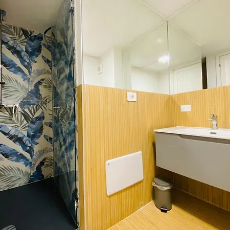 2-bedroom Loft In Apartment *